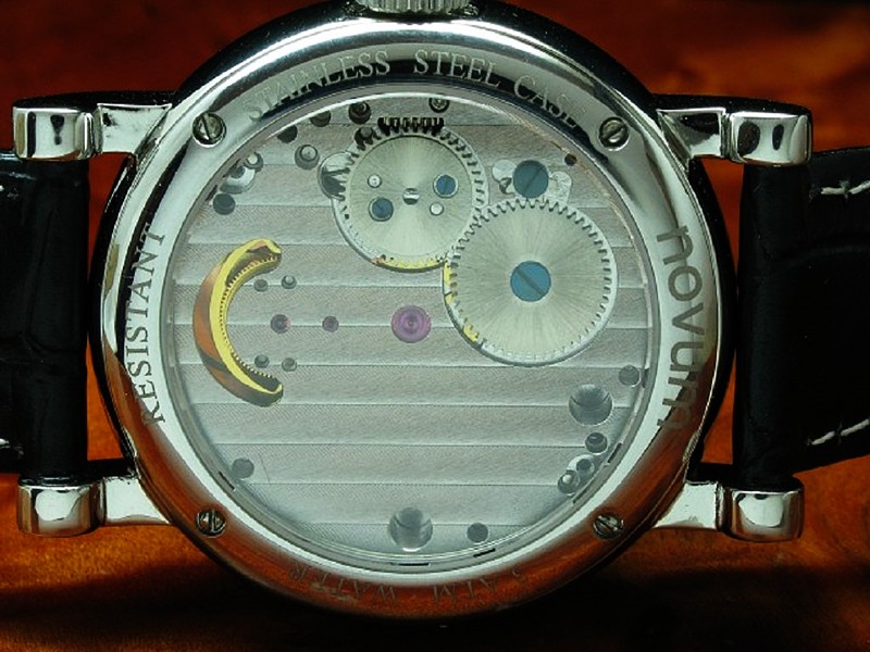 Novum Armbanduhr